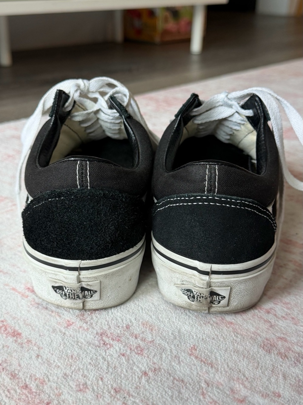 Vans Old Skool platform sneakers in black and white - Picture 6 of 7
